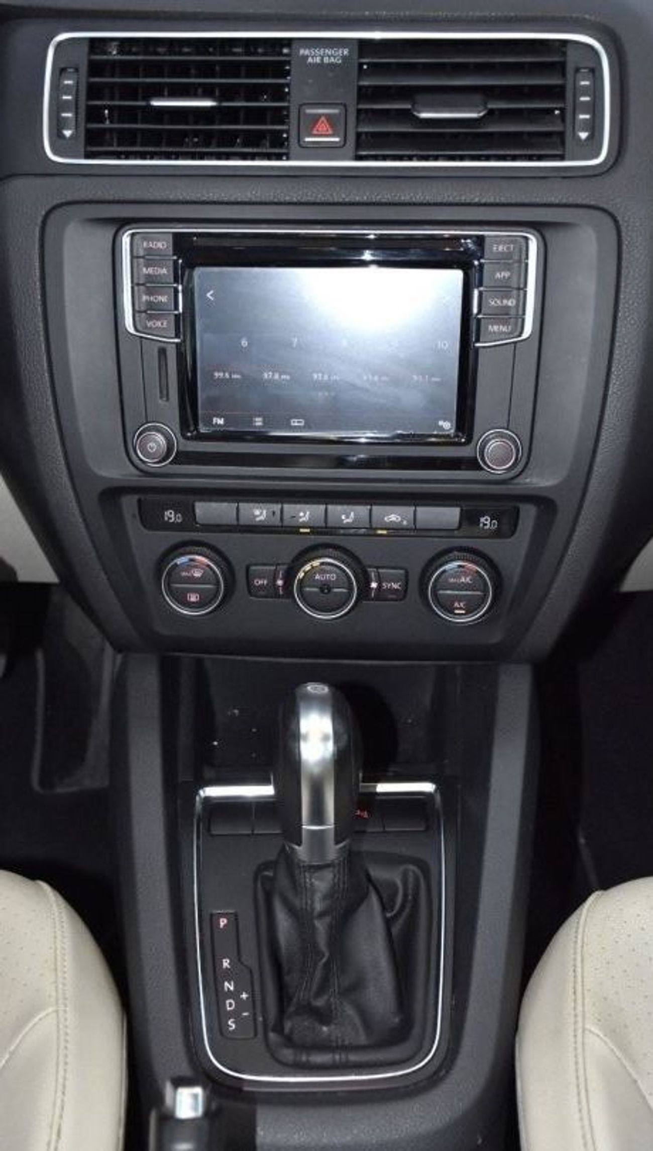 فولكس واجن جيتا EXCELLENT DEAL for our Volkswagen Jetta ( 2018 Model ) in Grey Color GCC Specs