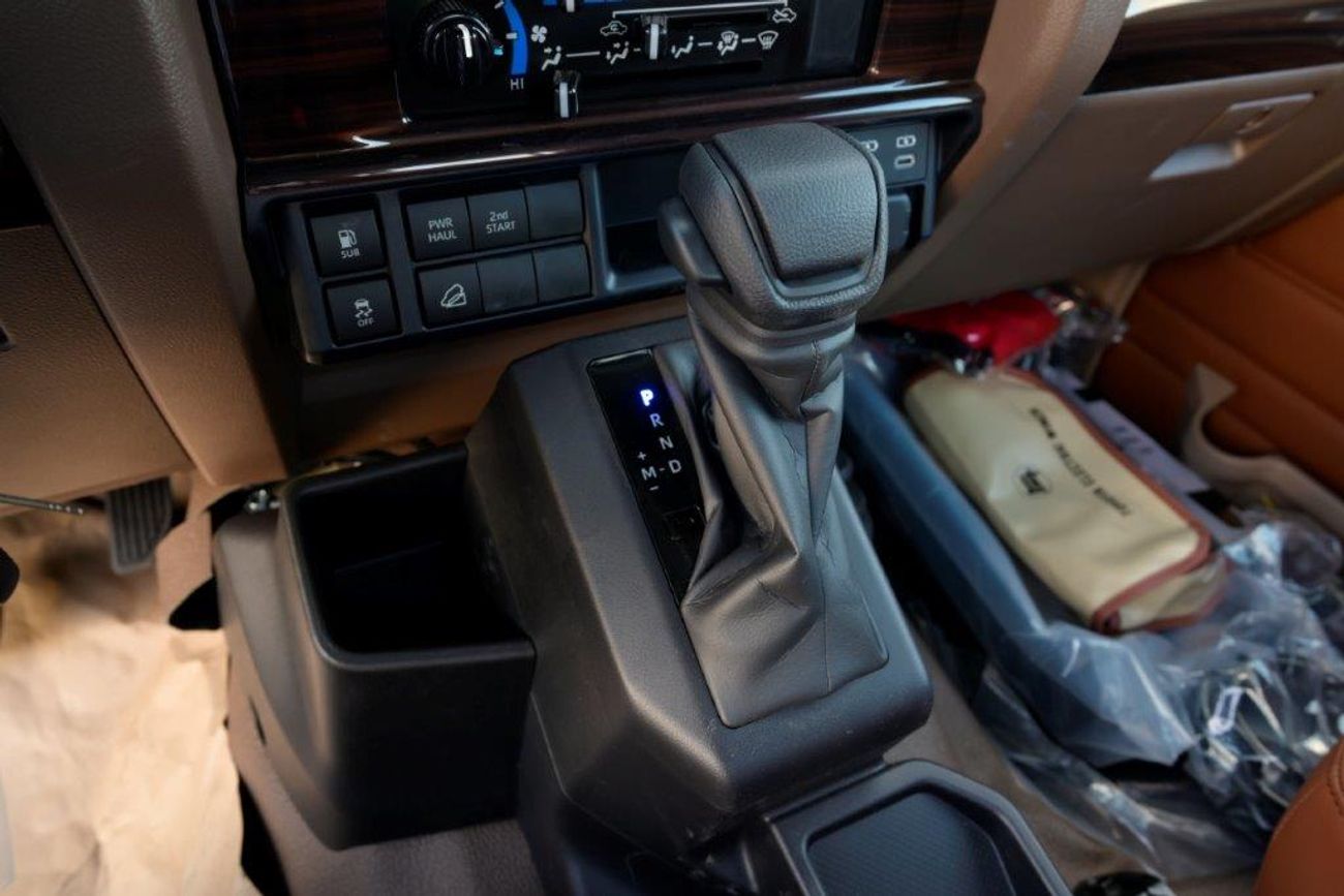 تويوتا لاند كروزر بيك آب LC79 SINGLE CAB SDLX 2.8L DIESEL AT-EURO 5