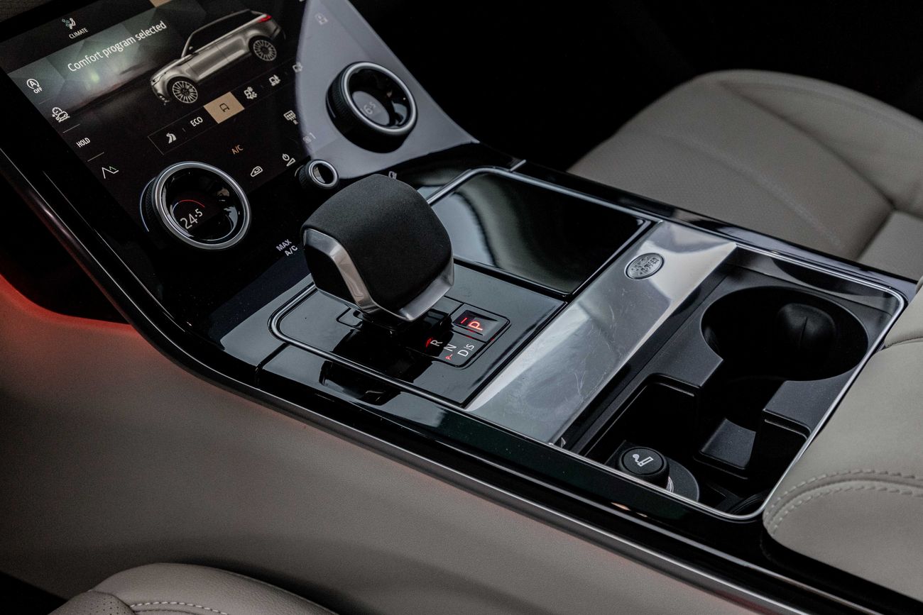 لاند روفر رينج روفر فيلار Range Rover Velar SE R-Dynamic | 4,603 P.M | 0% Downpayment | VELAR SE R-DYNAMIC | AGENCY WARRANTY!