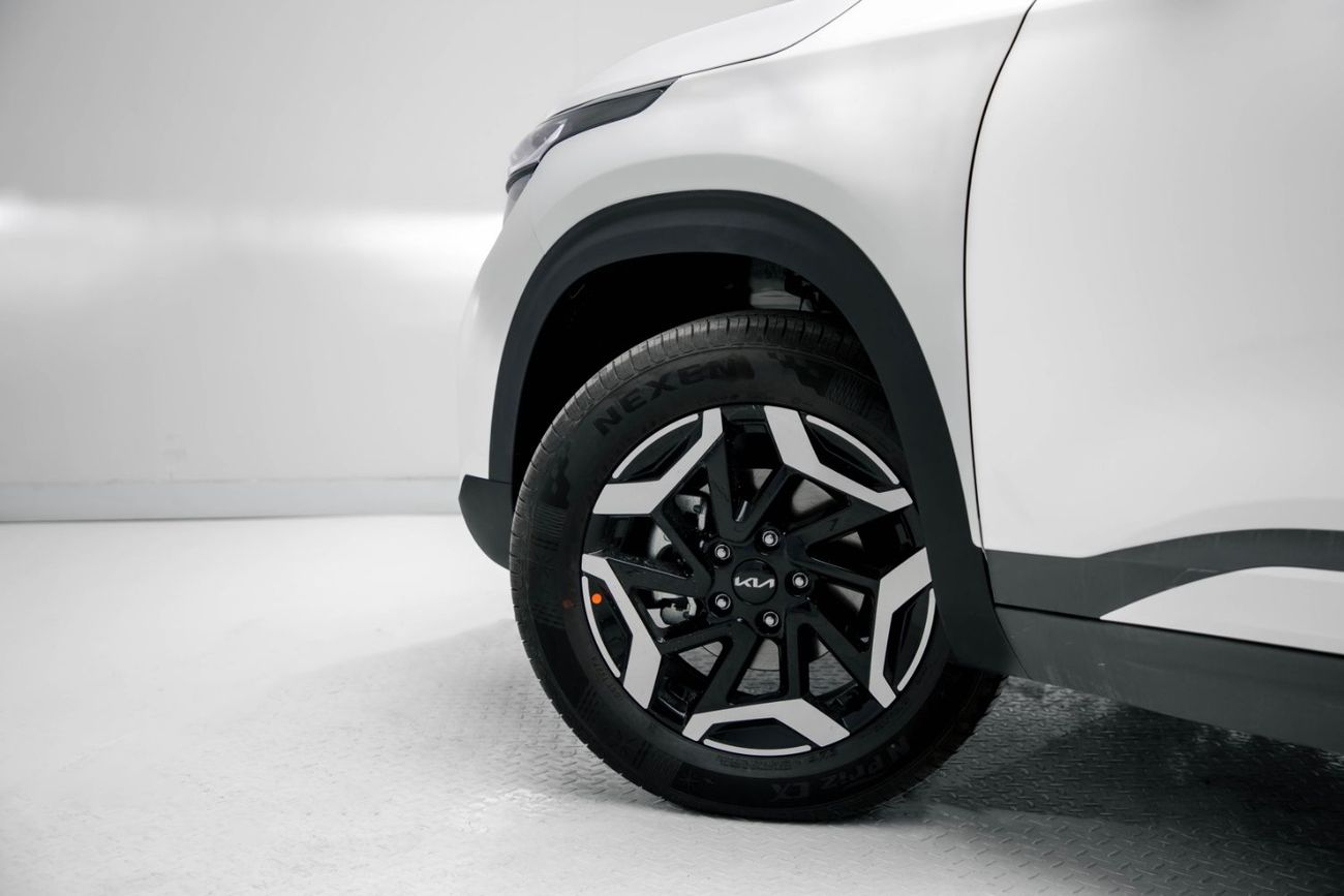 Kia Seltos Premium 1.5L - White & Black Inside Black | Export Only