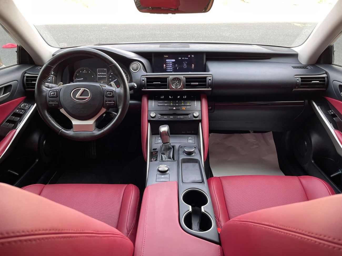 لكزس IS 350 F-Sport Platinum 3.5L IS 3.5L V6 / PLATINUM / CLEAN TITLE / 1290 AED MONTHLY