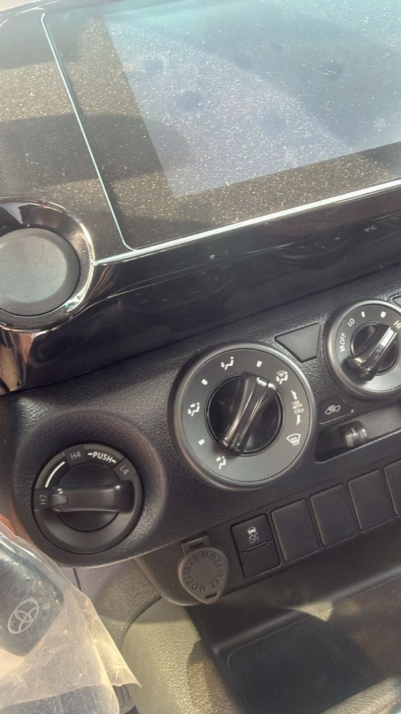 Toyota Hilux SR5 manual transimtion
