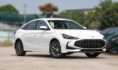 أم جي 5 MG 5 Luxury 1.5L - Sunroof - 360 Cameras - 2025 Brand New (Export) READY STOCK