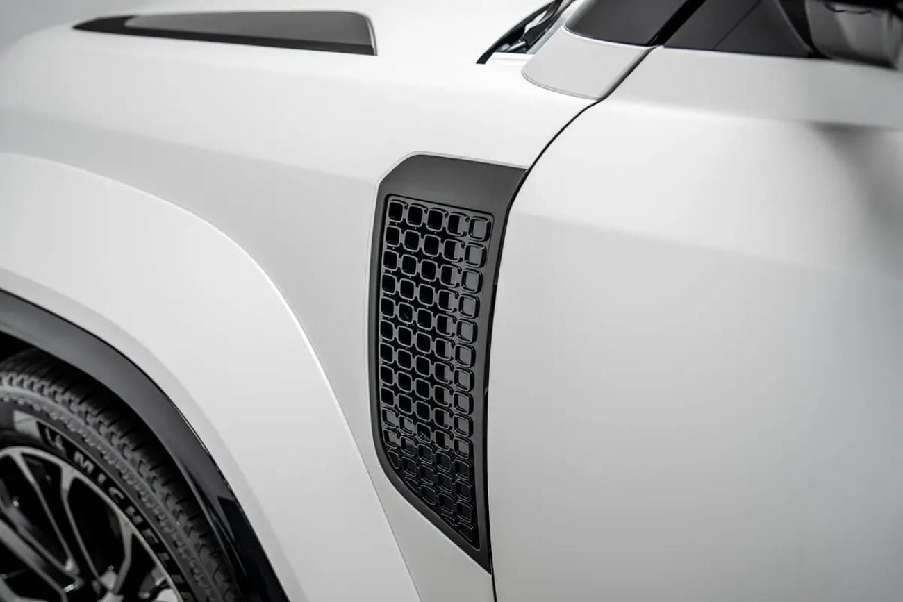 Land Rover Defender 110 OCTA P635 - European Specs