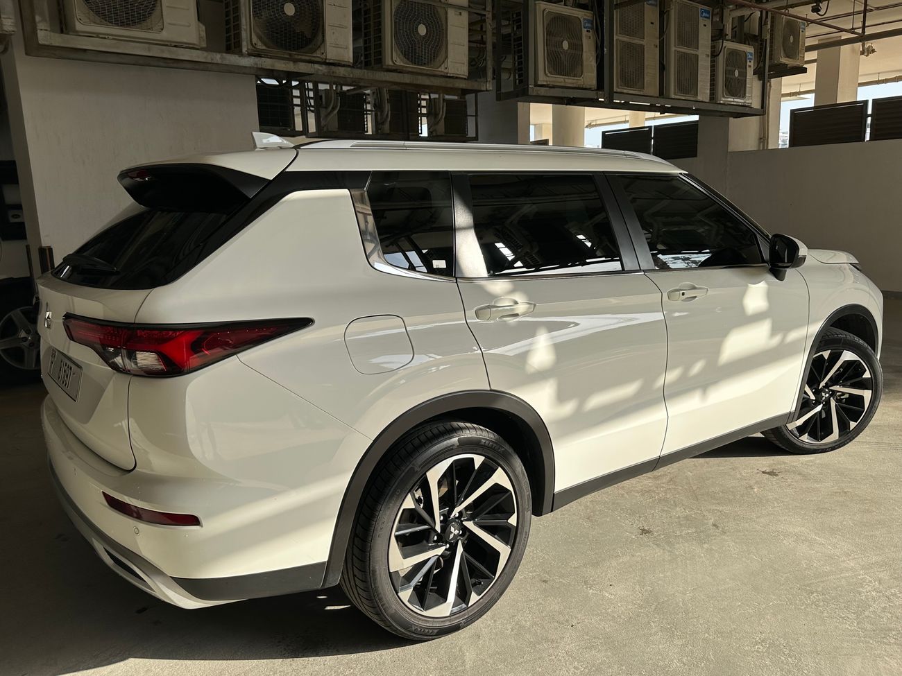 ميتسوبيشي آوتلاندر