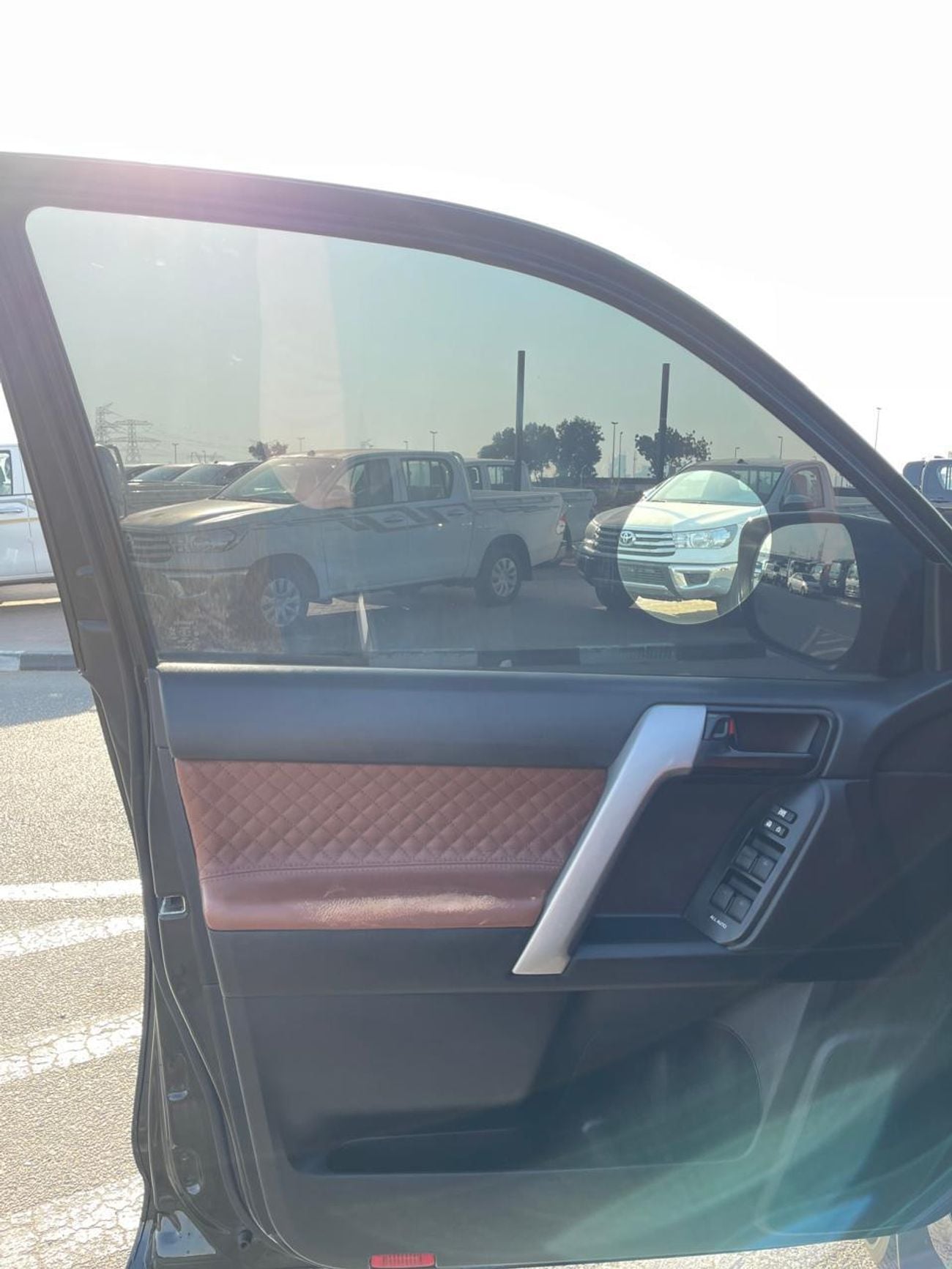 Toyota Prado Agency Maintained Zero Accidents Guarantee VXR LHD 2TR 2.7L V4 Petrol engine Automatic Gear 4WD 7 Se