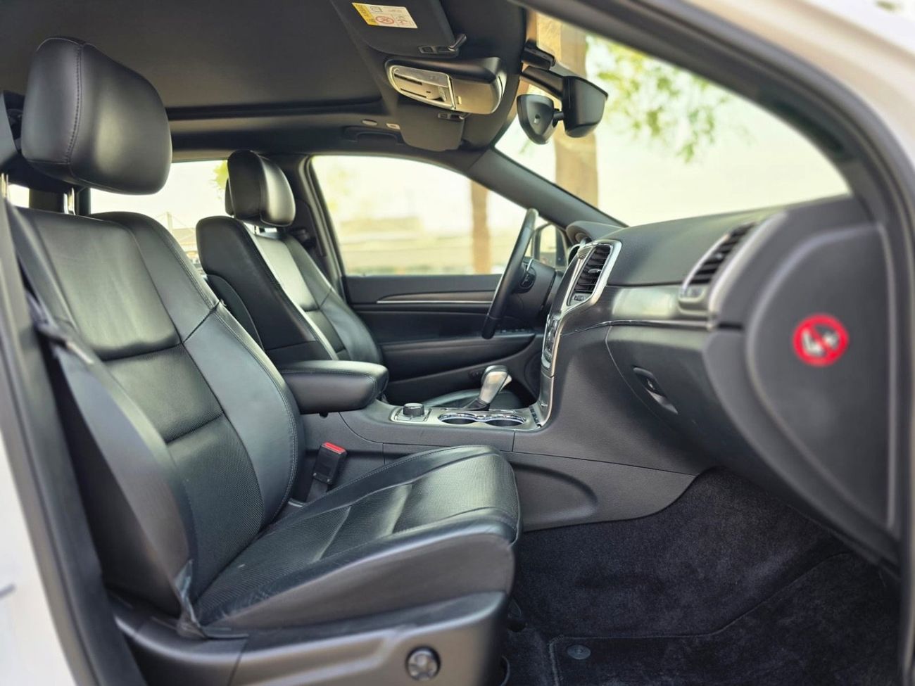 جيب جراند شيروكي GCC LIMITED WITH WARRANTY V6