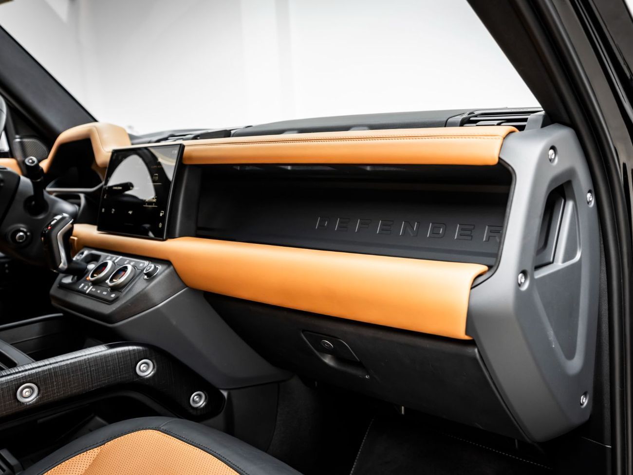 لاند روفر ديفندر P400 110 X 3.0L (5 Seater)