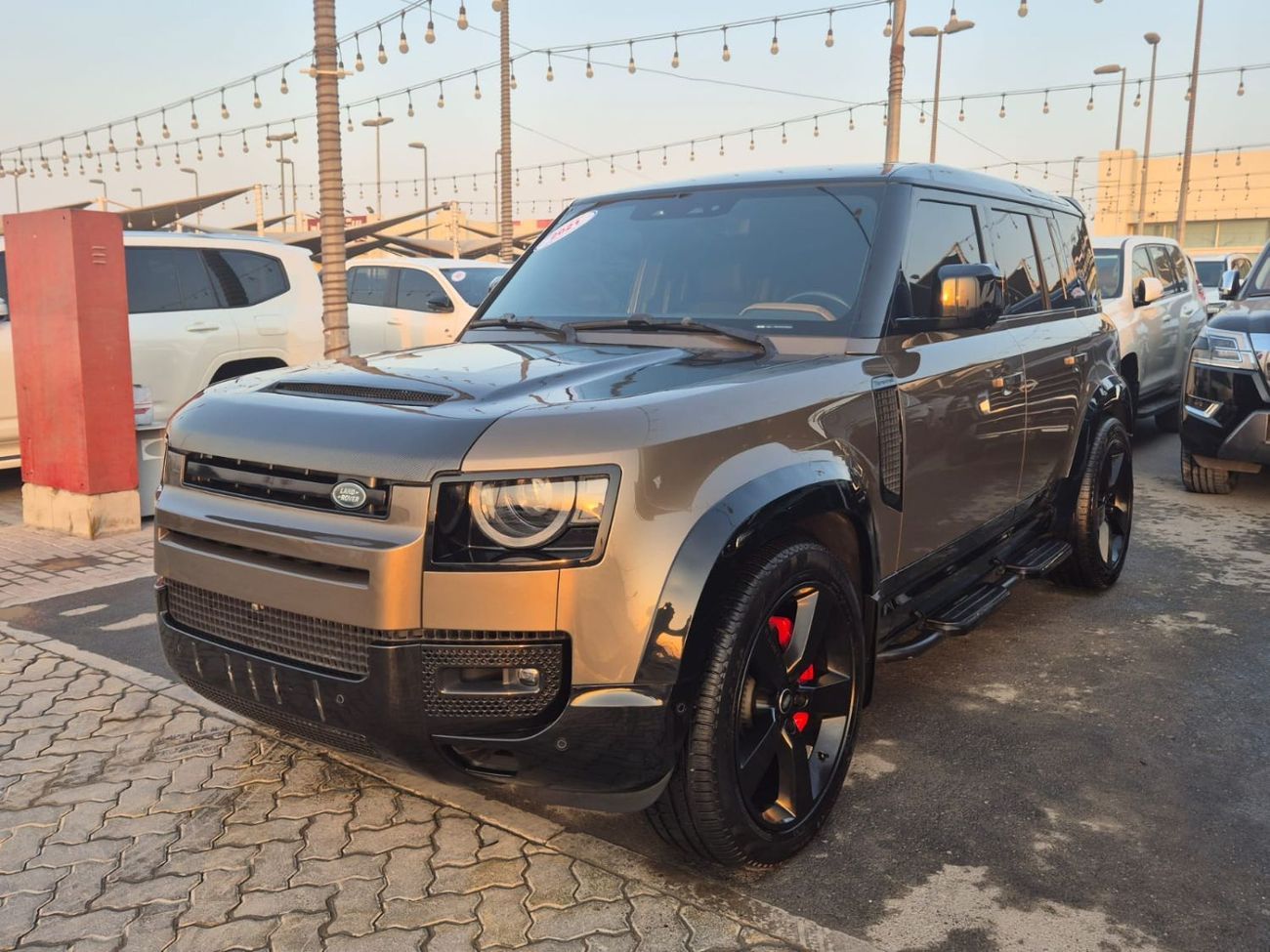 Land Rover Defender P400 110 SE 3.0L (5 Seater)