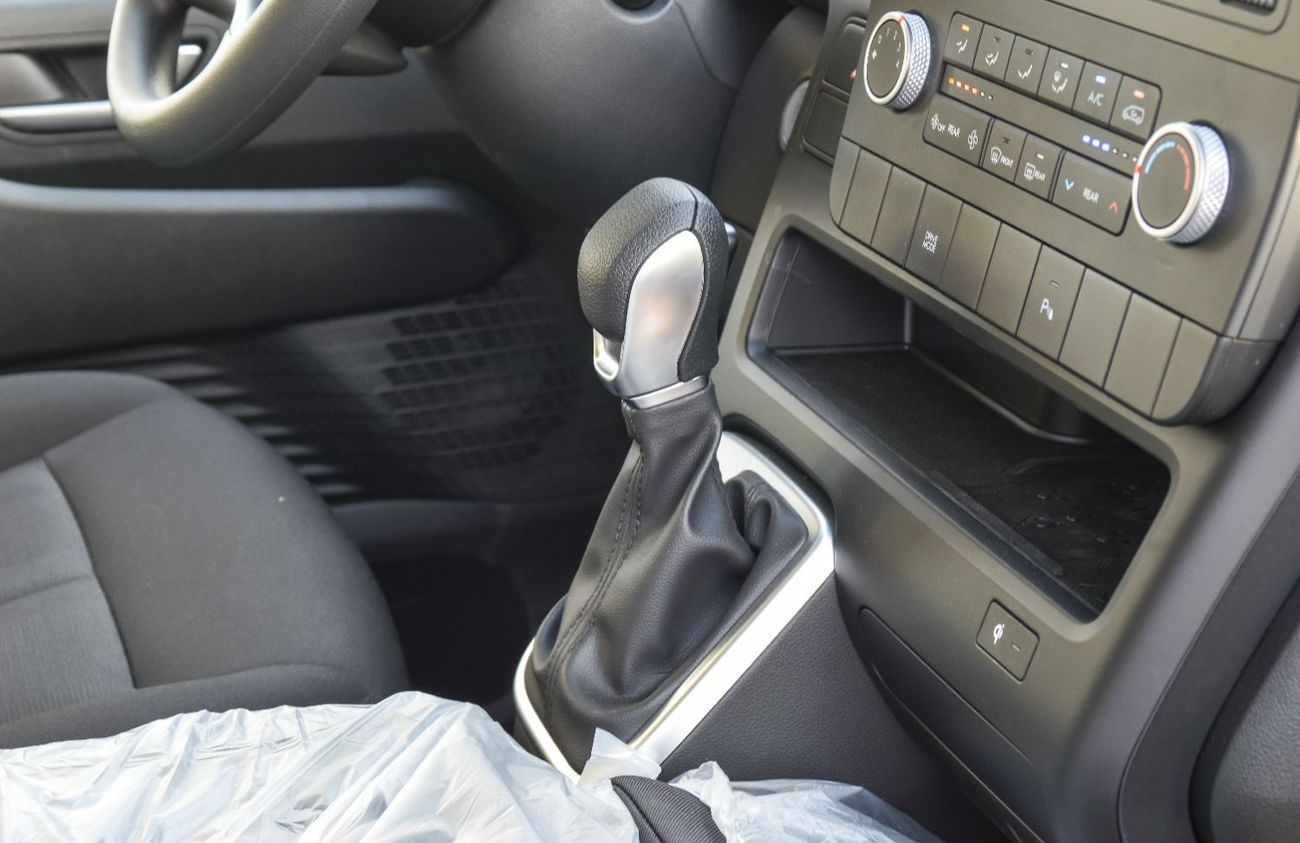 هيونداي ستاريا HYUNDAI STARIA 3.5L V6 FWD MINI-VAN 2024