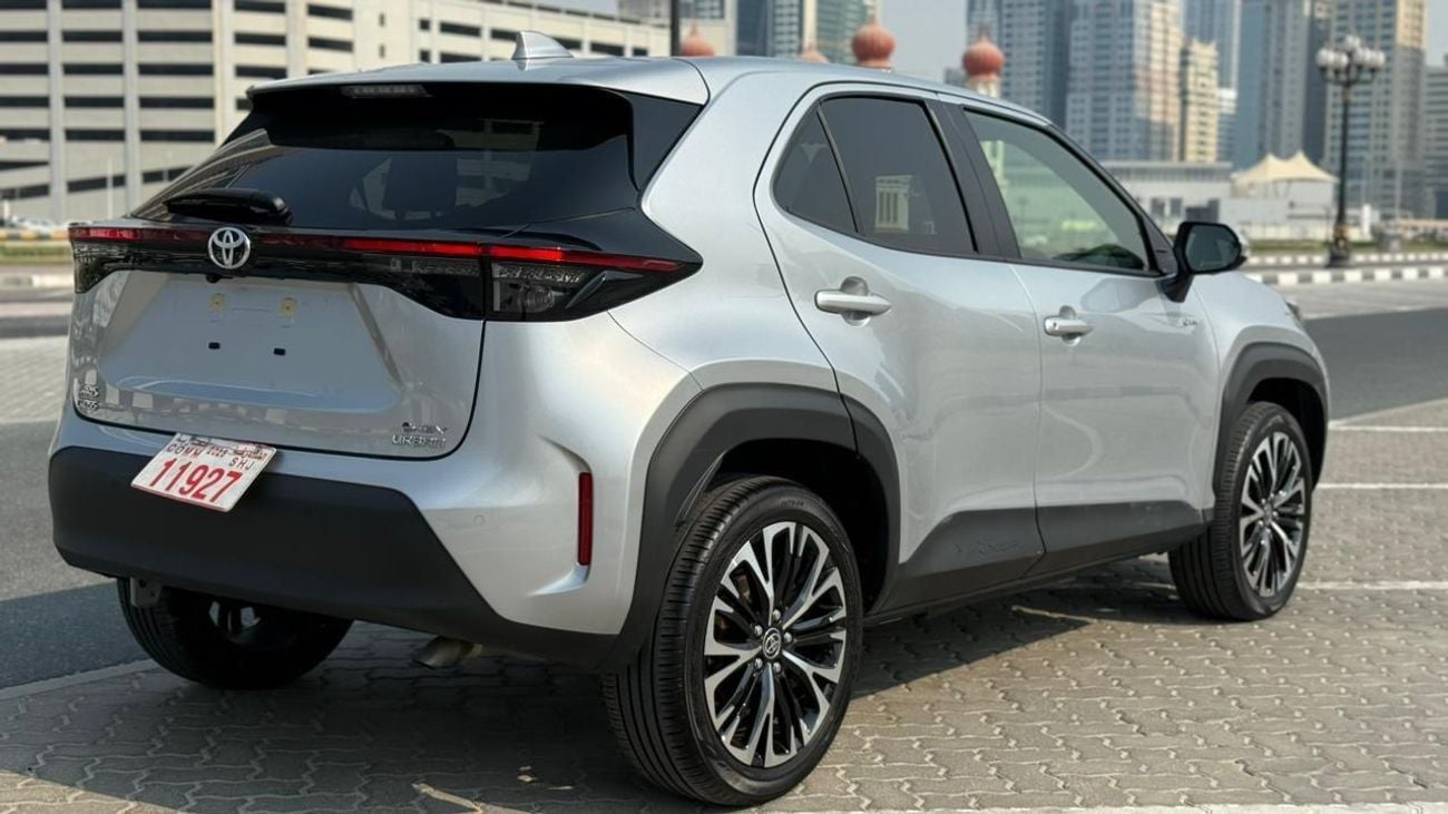 تويوتا يارس كروس YARIS CROSS 1.5 LITER ,PETROL RIGHT HAND ,FOR EXPORT ONLY