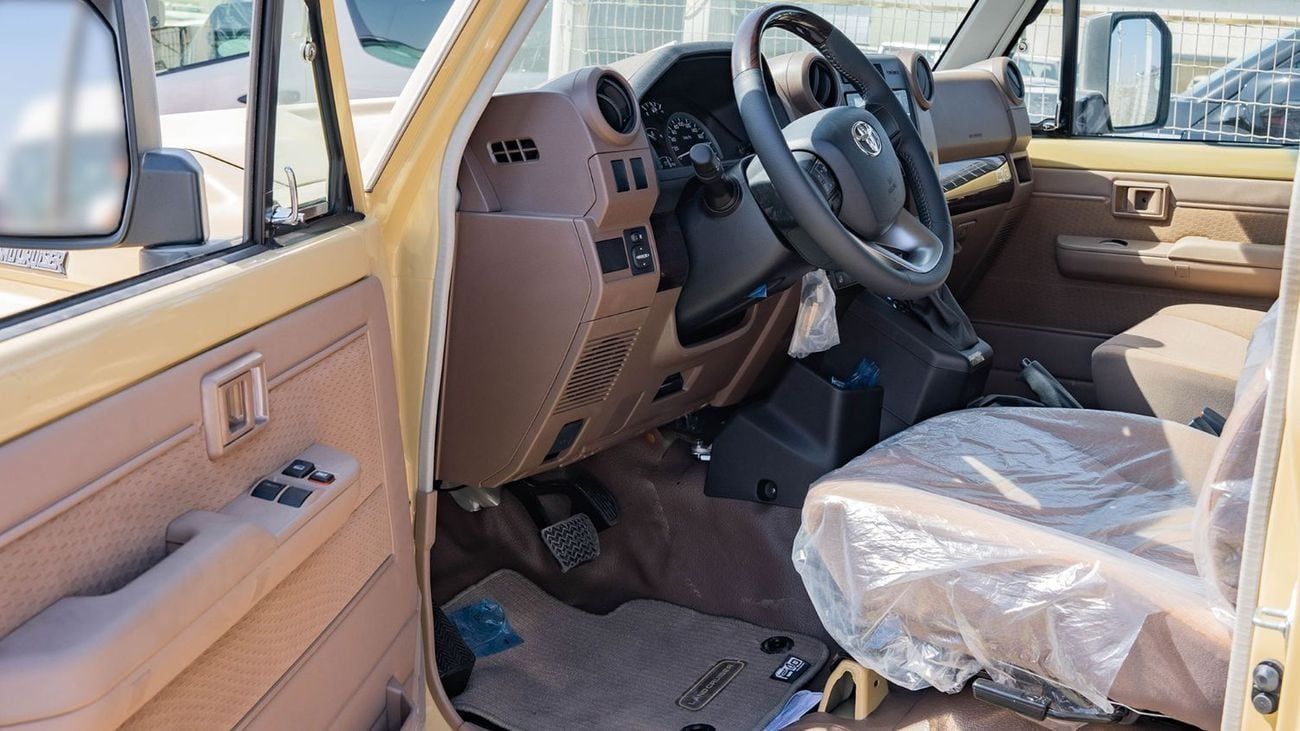 Toyota Land Cruiser Pick Up 2025 Toyota Land Cruiser LC 79 4.0L AT Petrol (Beige) Basic