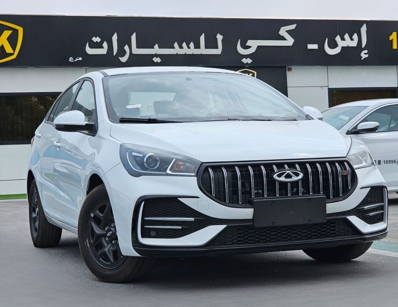 شيري ازيرو5 STANDARD || 1.5L PETROL V4 | FABRIC SEATS | KEY START | RAER PARKING SENSOR (CODE # TARZ)