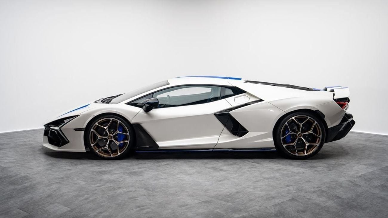 لامبورغيني ريفويلتو - 2024 - GCC - Under Warranty and Service Contract