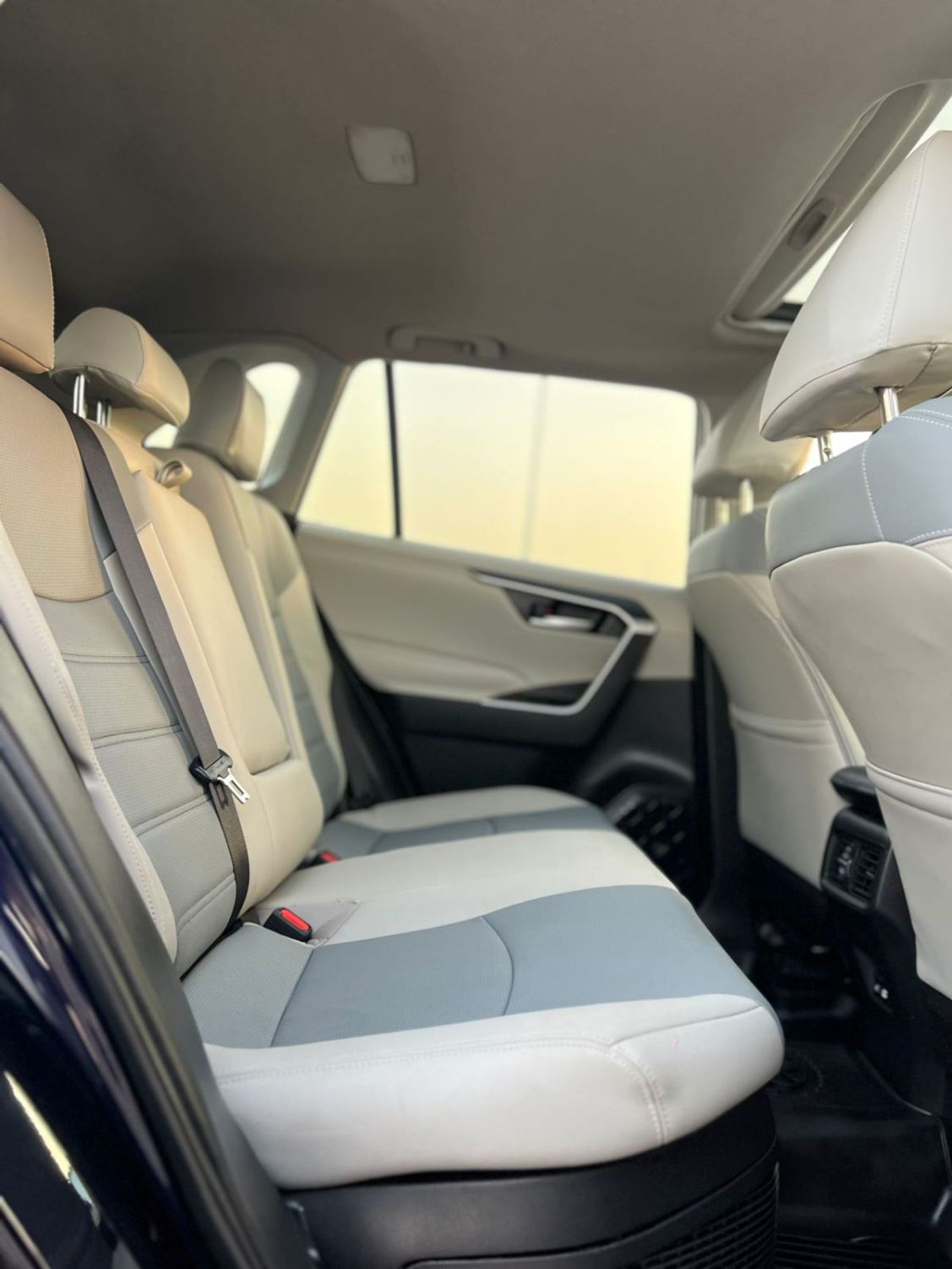 Toyota RAV4 2025 Toyota Rav4 Hybrid HEV XLE Premium Full Option 2.5L V4 - Push Start With Radar - AWD 4x4 - Trun