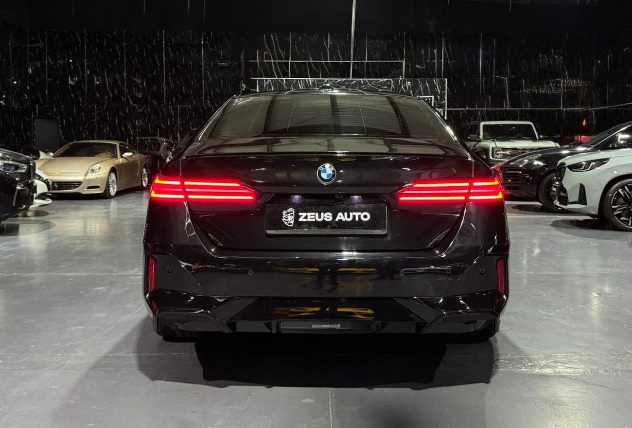 بي أم دبليو 520i 2.0 L, 8 Speed , RWD