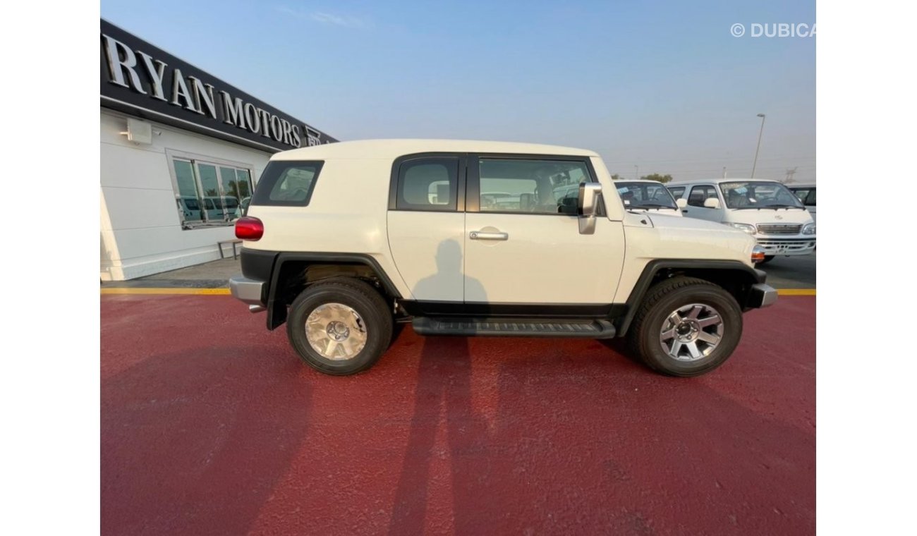 Toyota FJ Cruiser TOYOTA FJ CRUISER 4.0L, AWD, WITH JBL SOUND SYSTEM, MODEL 2021, WHITE COLOR FOR EXPORT ONLY