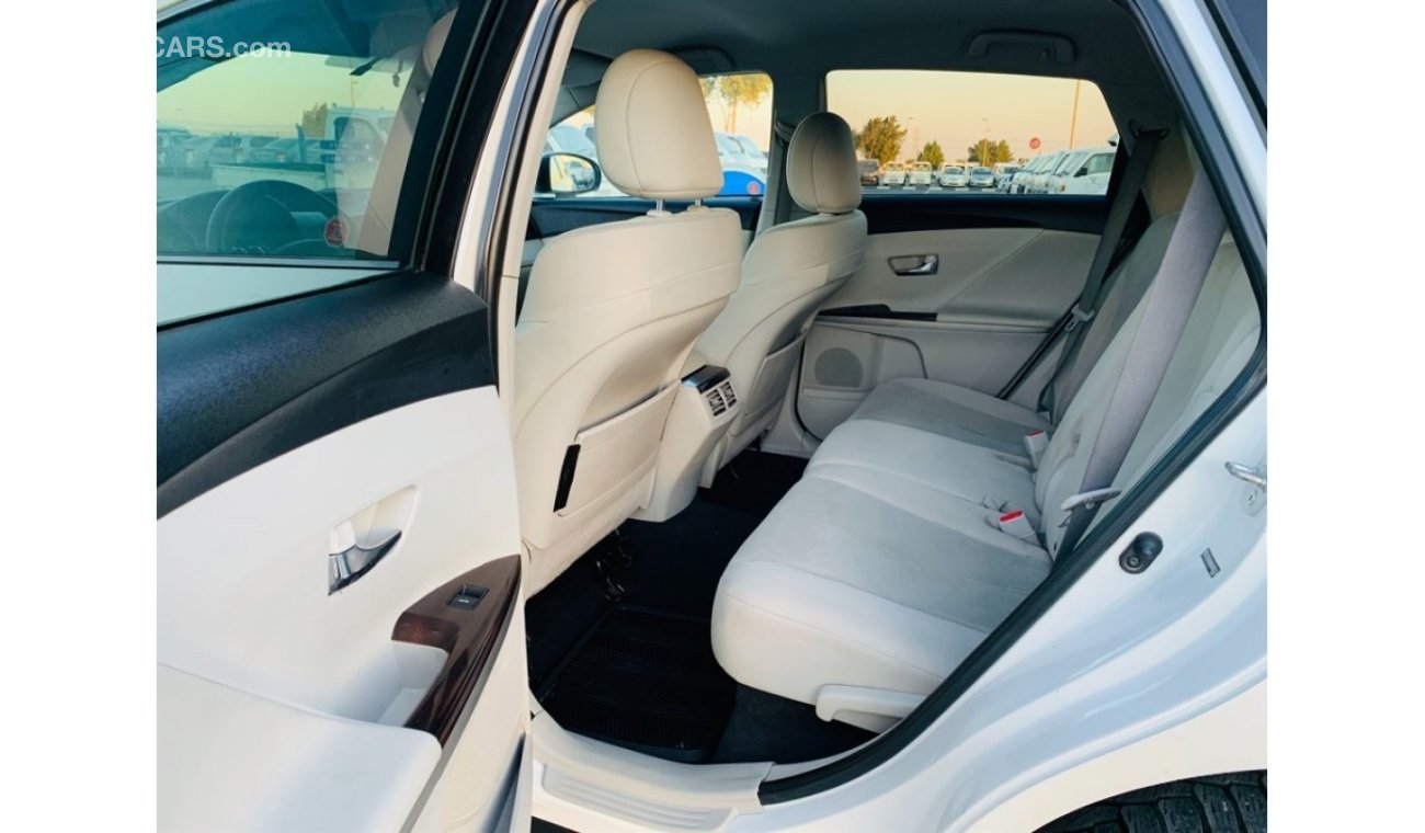 Toyota Venza AWD AND ECO 2.7L V4 2010 AMERICAN SPECIFICATION