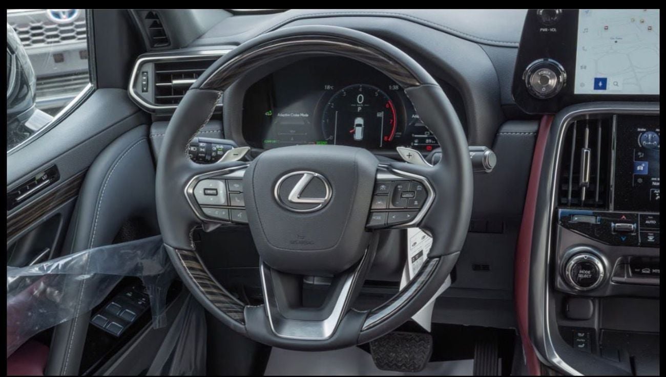 لكزس LX 700h SIGNATURE