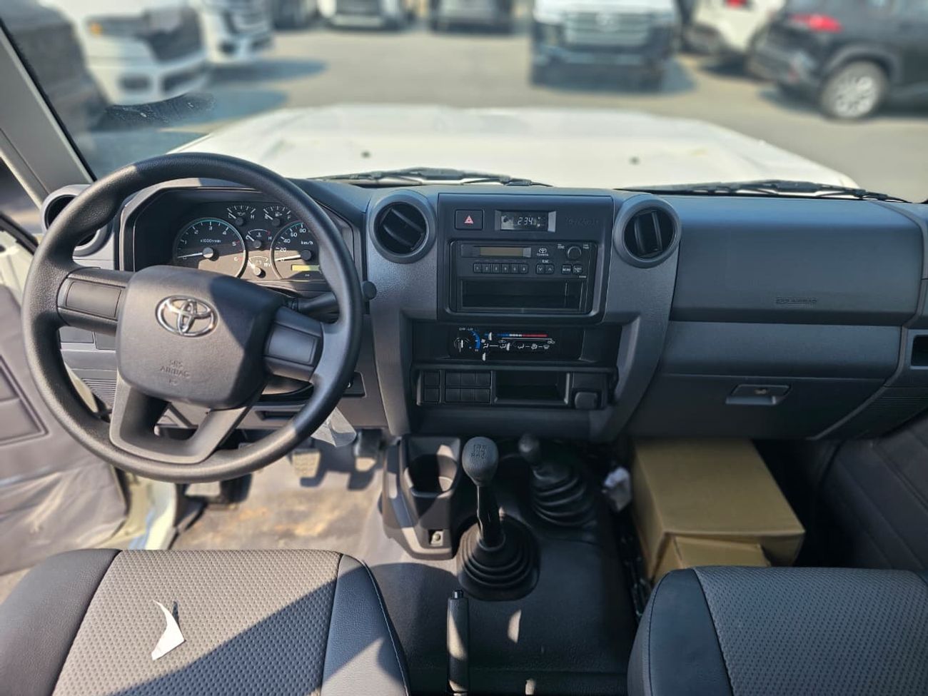 تويوتا لاند كروزر بيك آب DC 4.2L DIESEL MANUAL TRANSMISSION ( FOR RE-EXPORT ONLY )