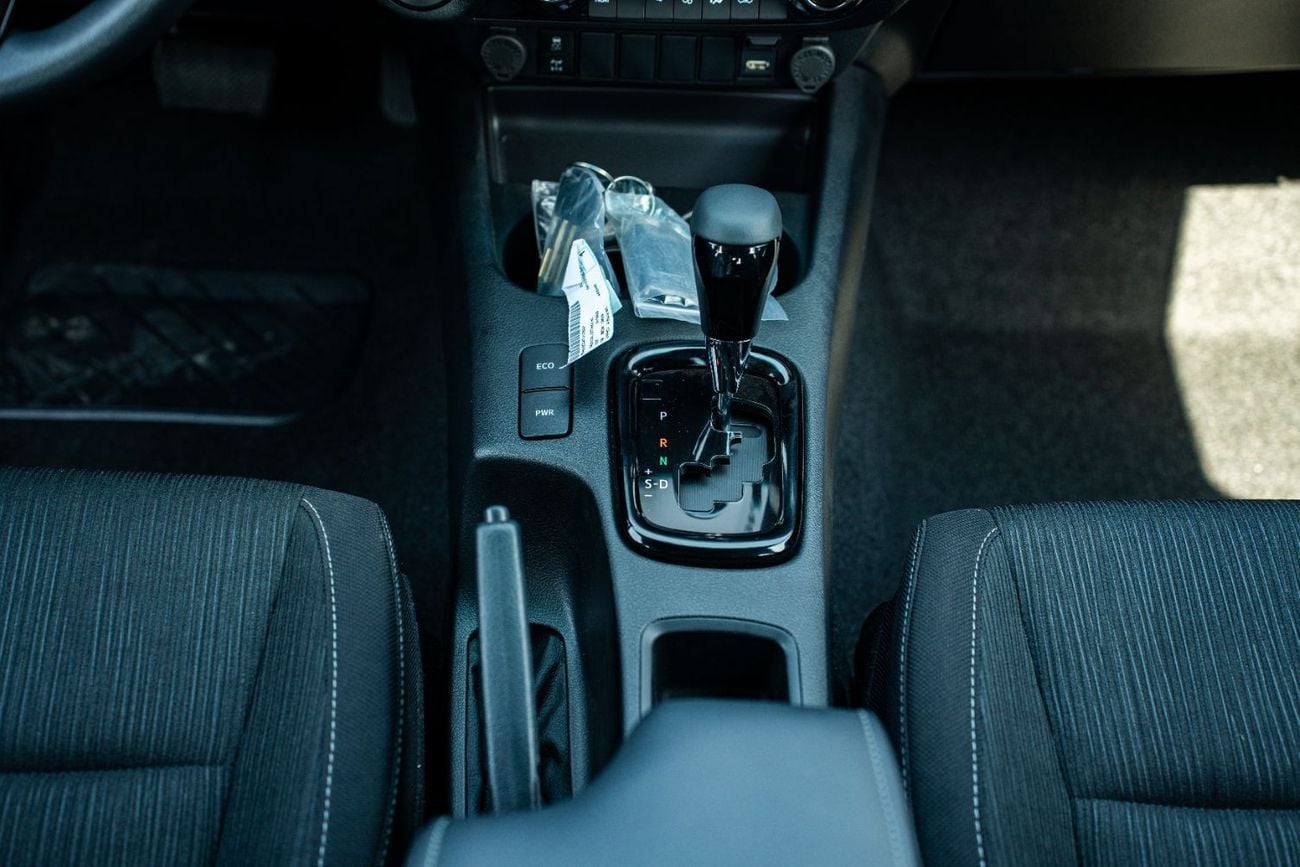 Toyota Hilux 2026 Toyota Hilux Adventure (4.0L V6  4WD)