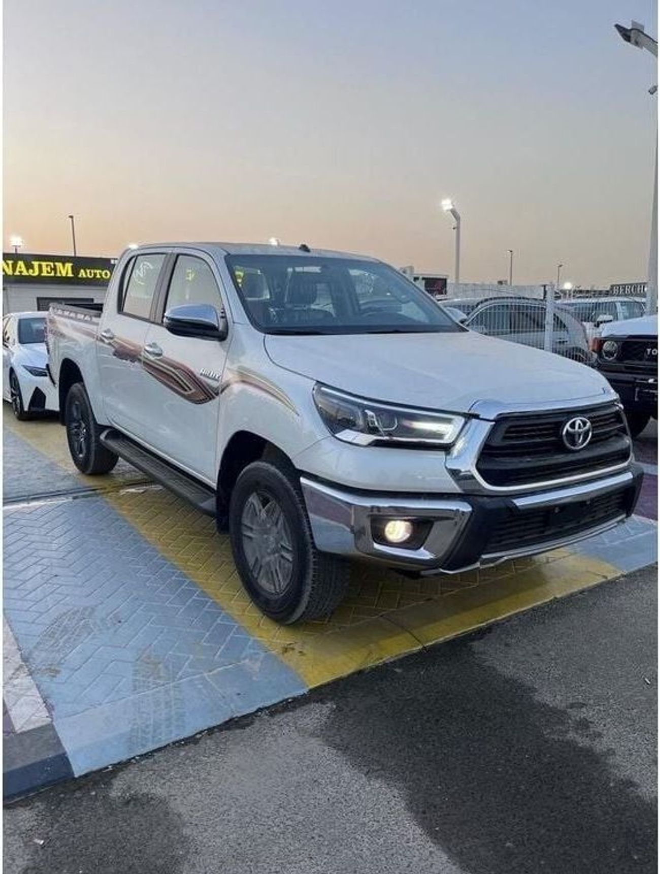 تويوتا هيلوكس GXL-S 2.7L PETROL A/T 4WD OMAN SPECS
