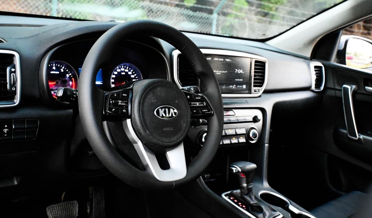Kia Sportage كيا سبورتاج خليجيEX STD 2021 1.6L بحالة ممتازة من الداخل والخارج