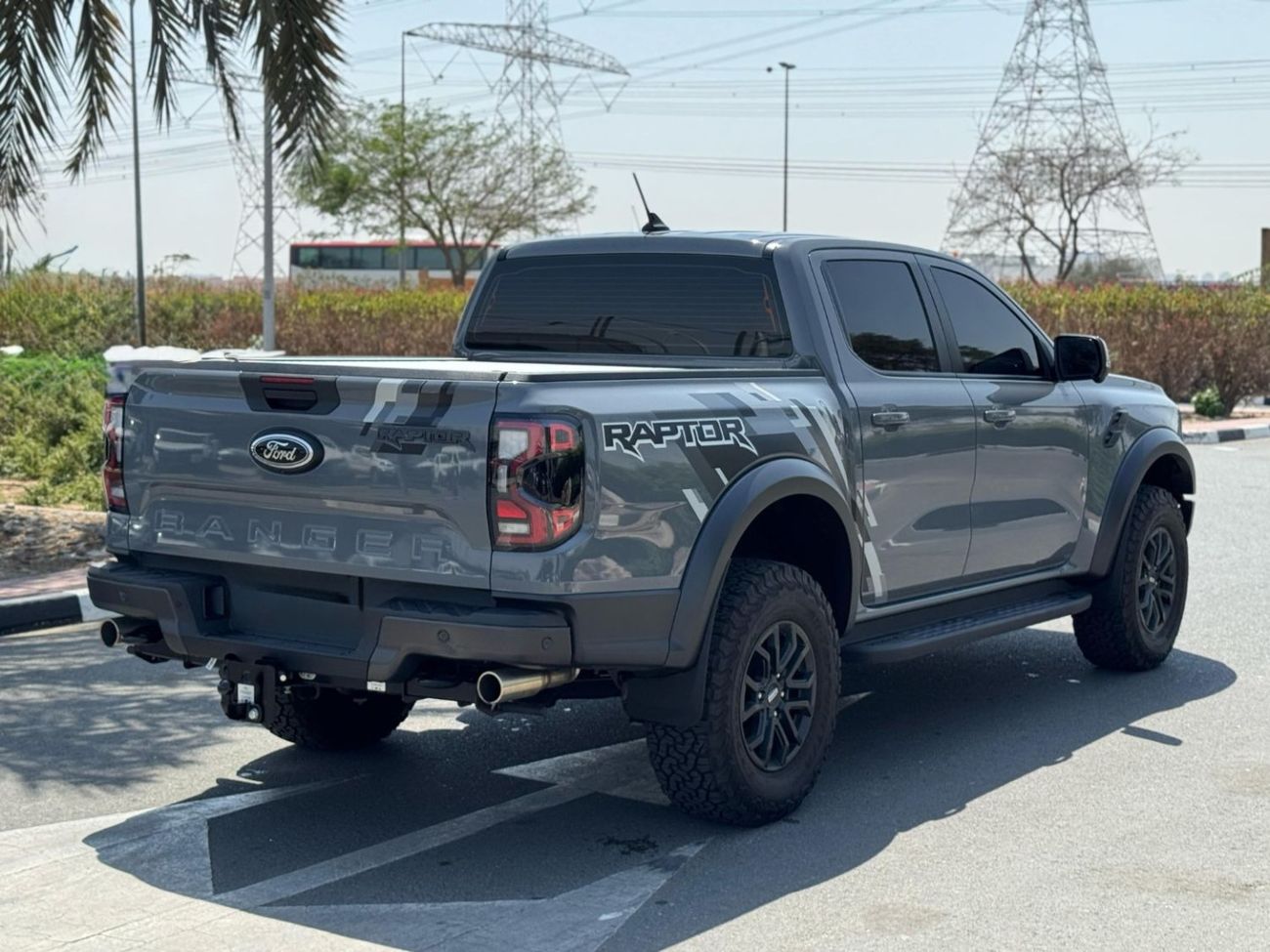 Ford Ranger Raptor **2024**GCC SPEC UNDER WARRANTY AND SERVICE NEAT AND CLEAN
