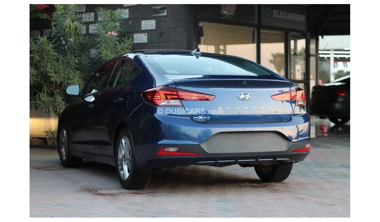 Hyundai Elantra Base