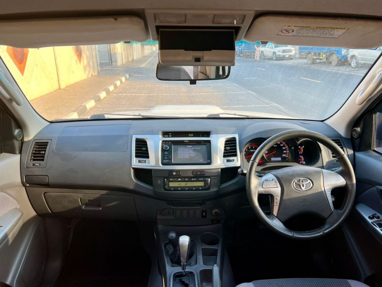 تويوتا هيلوكس diesel 3.0 liter automatic gear right hand drive