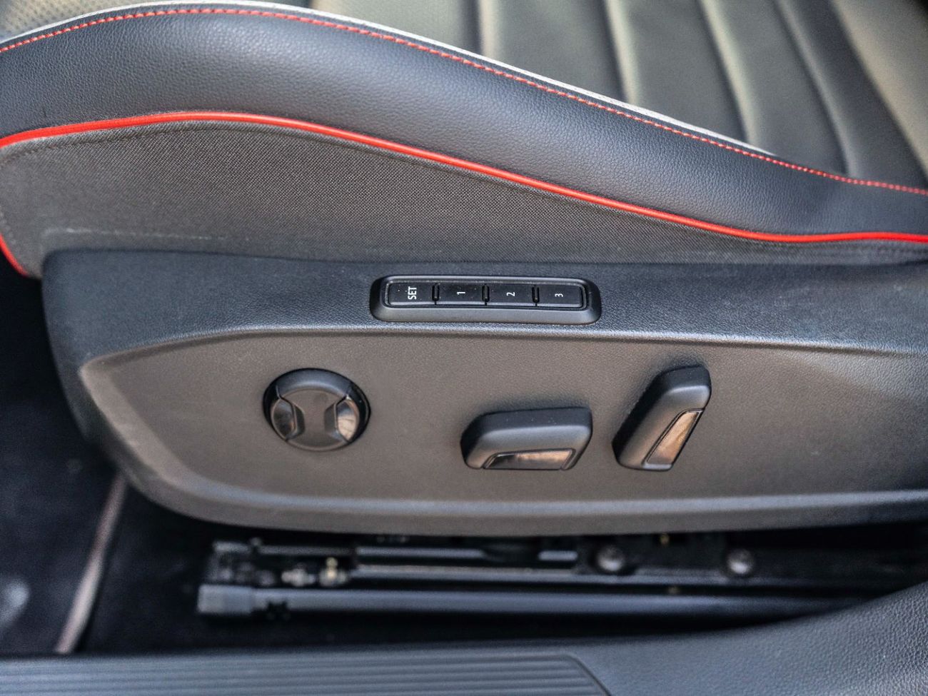 فولكس واجن جولف GTI Sport 2.0T