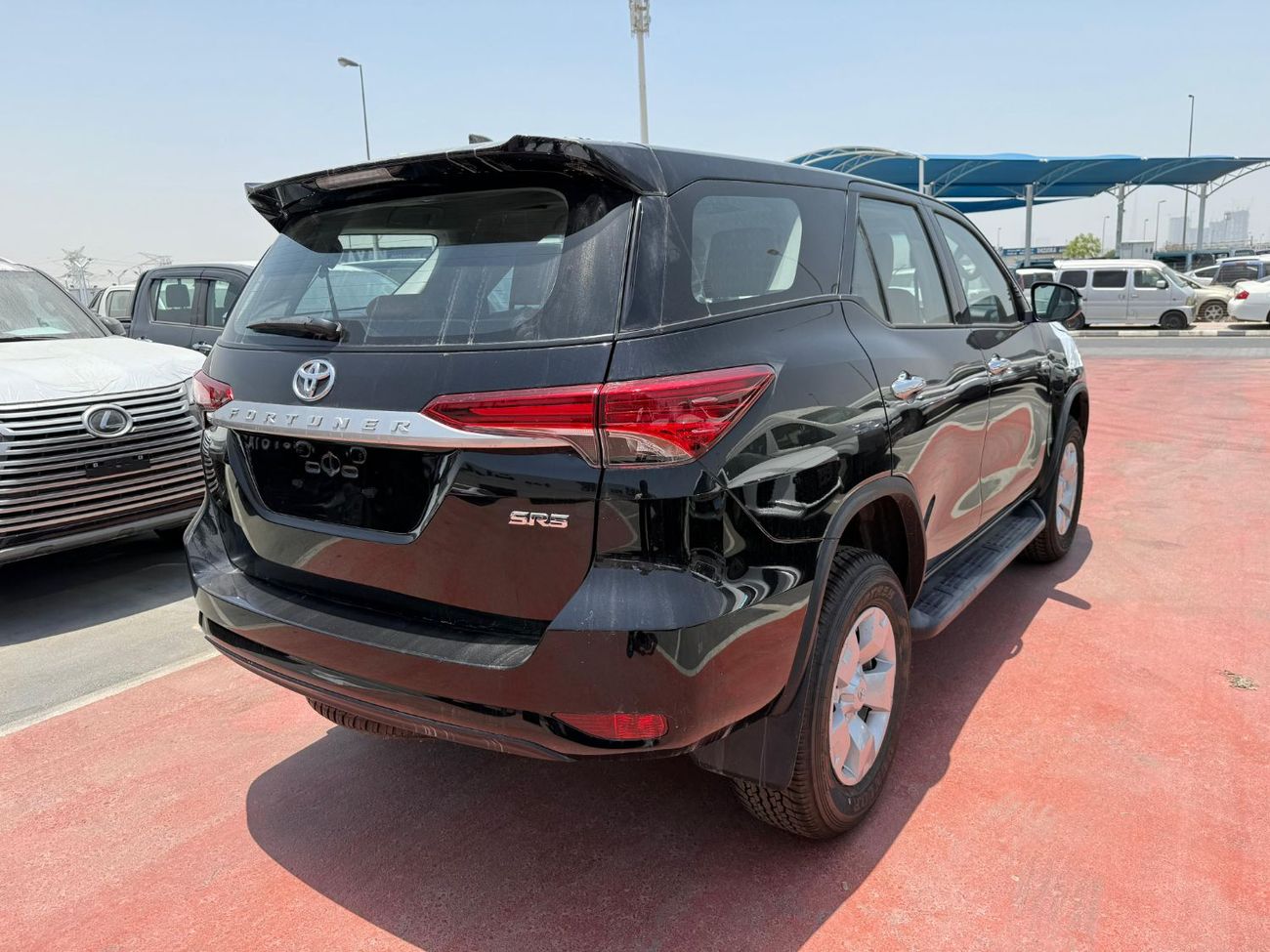 تويوتا فورتونر TOYOTA FORTUNER 2.7 AT CLIMATE CONTROL BLACK 2025