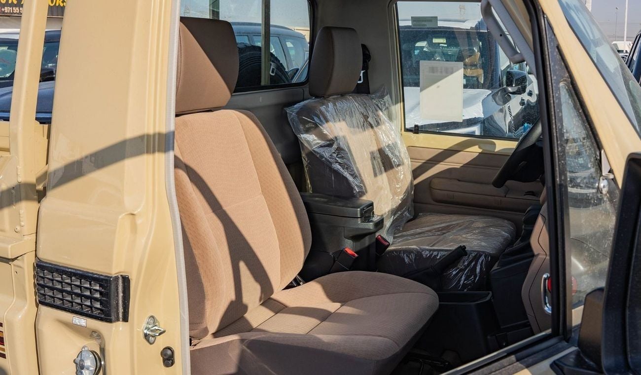 تويوتا لاند كروزر بيك آب 2025 Toyota Land Cruiser LC 79 SC 4.0L AT Petrol Basic with Fridge (Beige)
