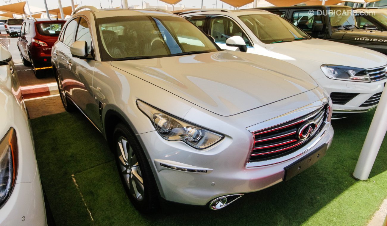 Infiniti QX70