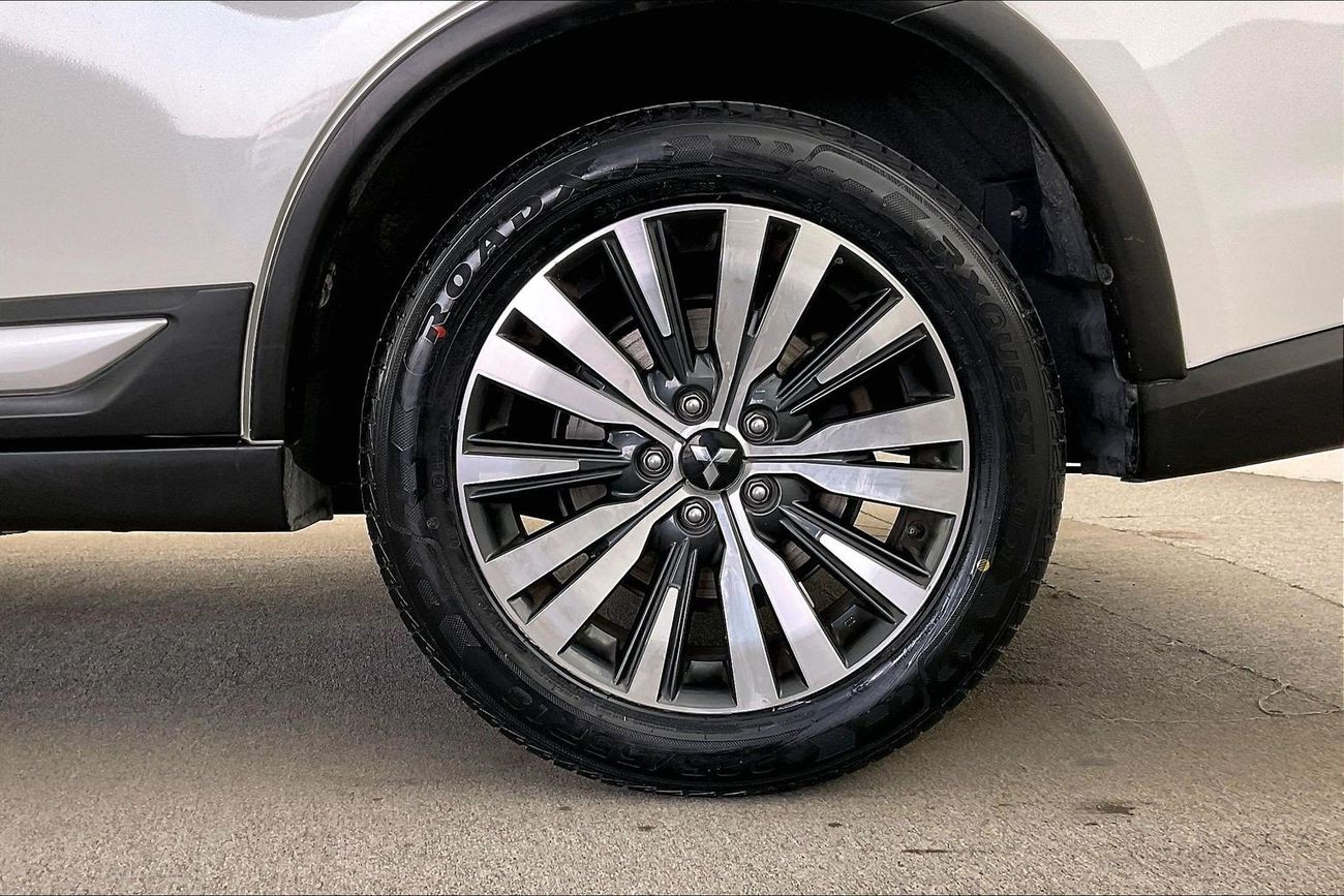 Mitsubishi Outlander GLX Midline | National Day Celebration | Guaranteed Warranty | 0 Down Payment