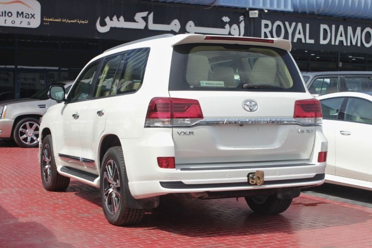 Toyota Land Cruiser VXR 5.7L 4WD,GCC