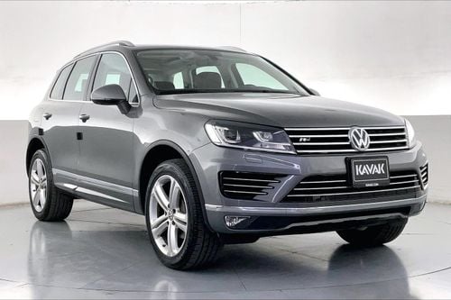 Volkswagen Touareg R-Line| 1 year free warranty | Exclusive Eid offer