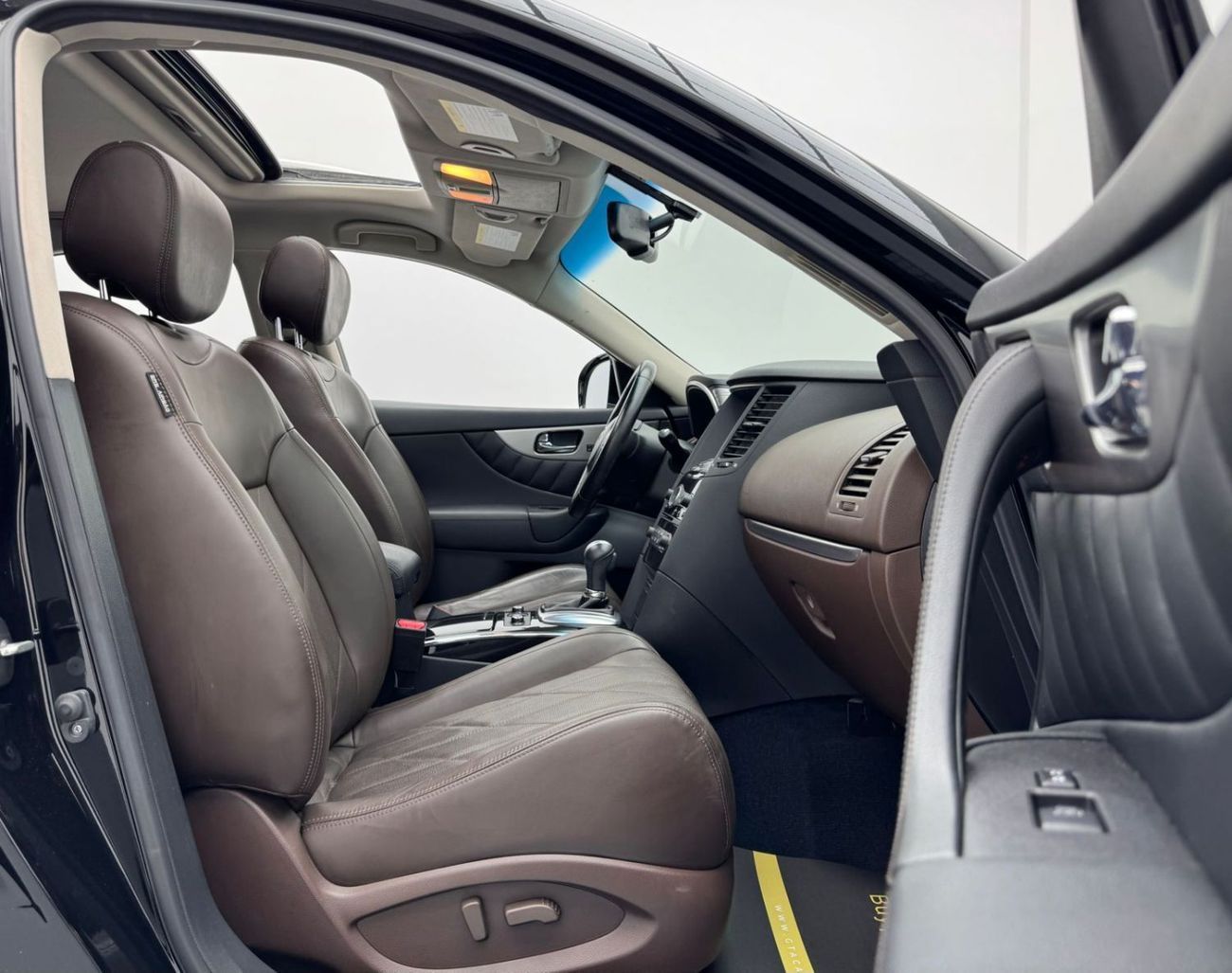 Infiniti QX70 2018 Infinite QX70 Sport Luxury, 1 Year Warranty, Infiniti Service History, Excellent Condition, GCC