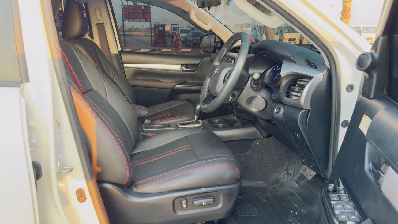 Toyota Hilux PREMIUM CONDITION | RHD | 2.8L DIESEL | 2017 | BOOT COVER | ELECTRIC SEAT