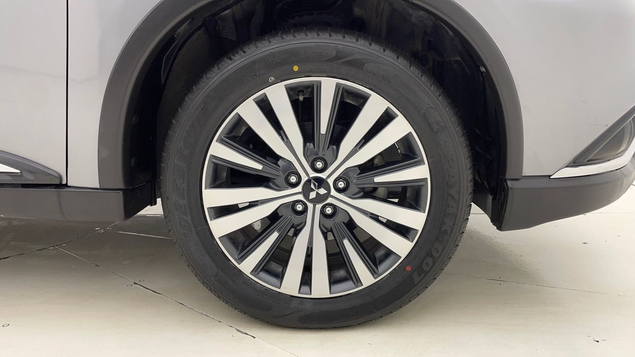 Mitsubishi Outlander GLX MID 2.4 | Zero Down Payment | Home Test Drive