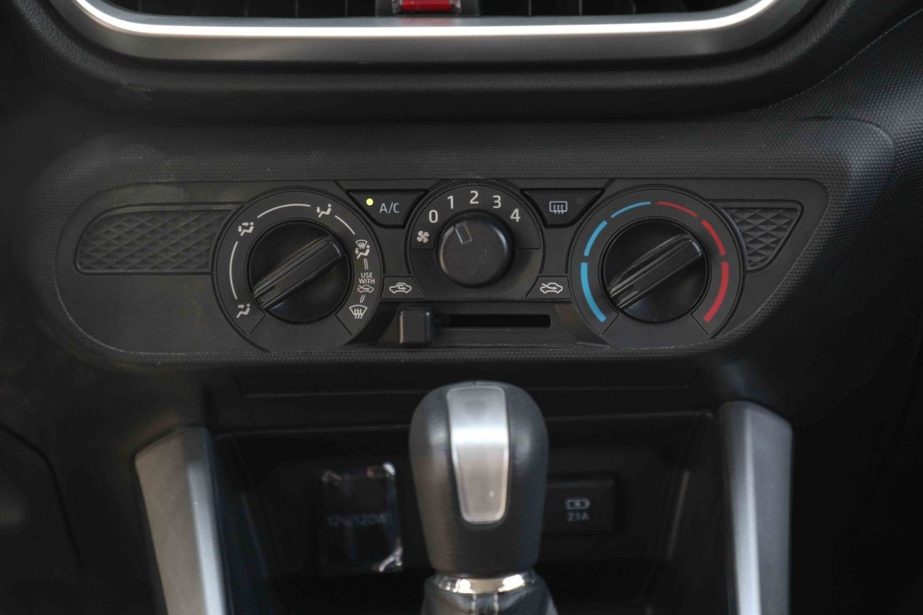 تويوتا ريز تويوتا رايز 2023 1.0 تيربو جي - ابيض من الداخل اسود | تصدير فقط