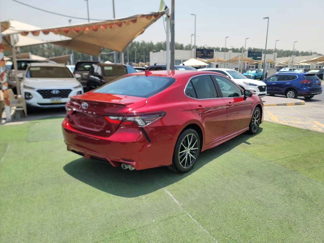 Toyota Camry SE 2.5L (181 HP)