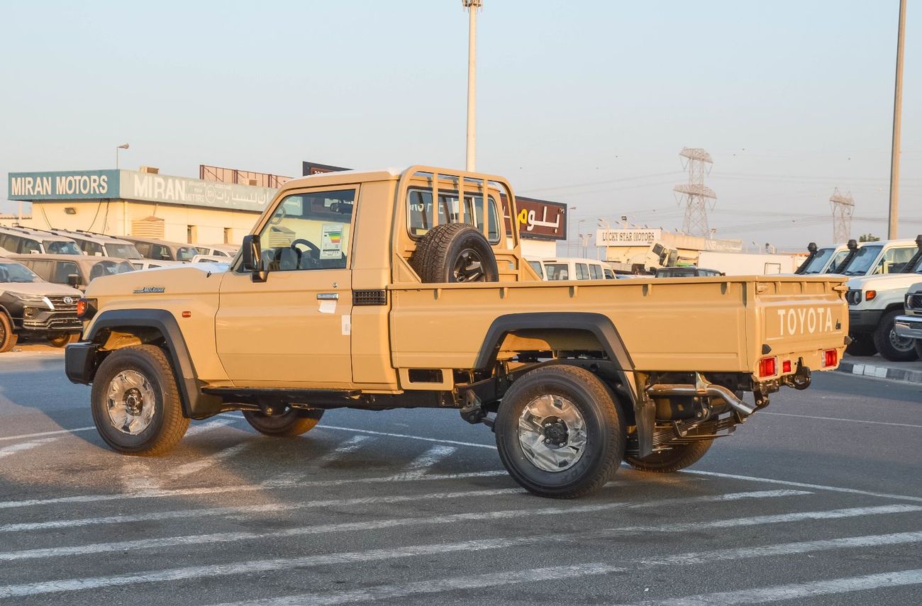 Toyota Land Cruiser Pick Up TOYOTA LAND CRUISER 79 2.8L SC MT DIESEL PICKUP 2025
