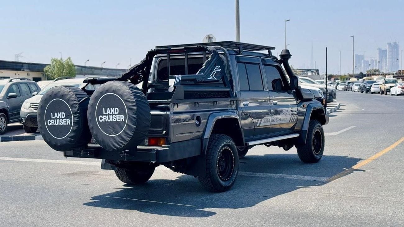 تويوتا لاند كروزر بيك آب -