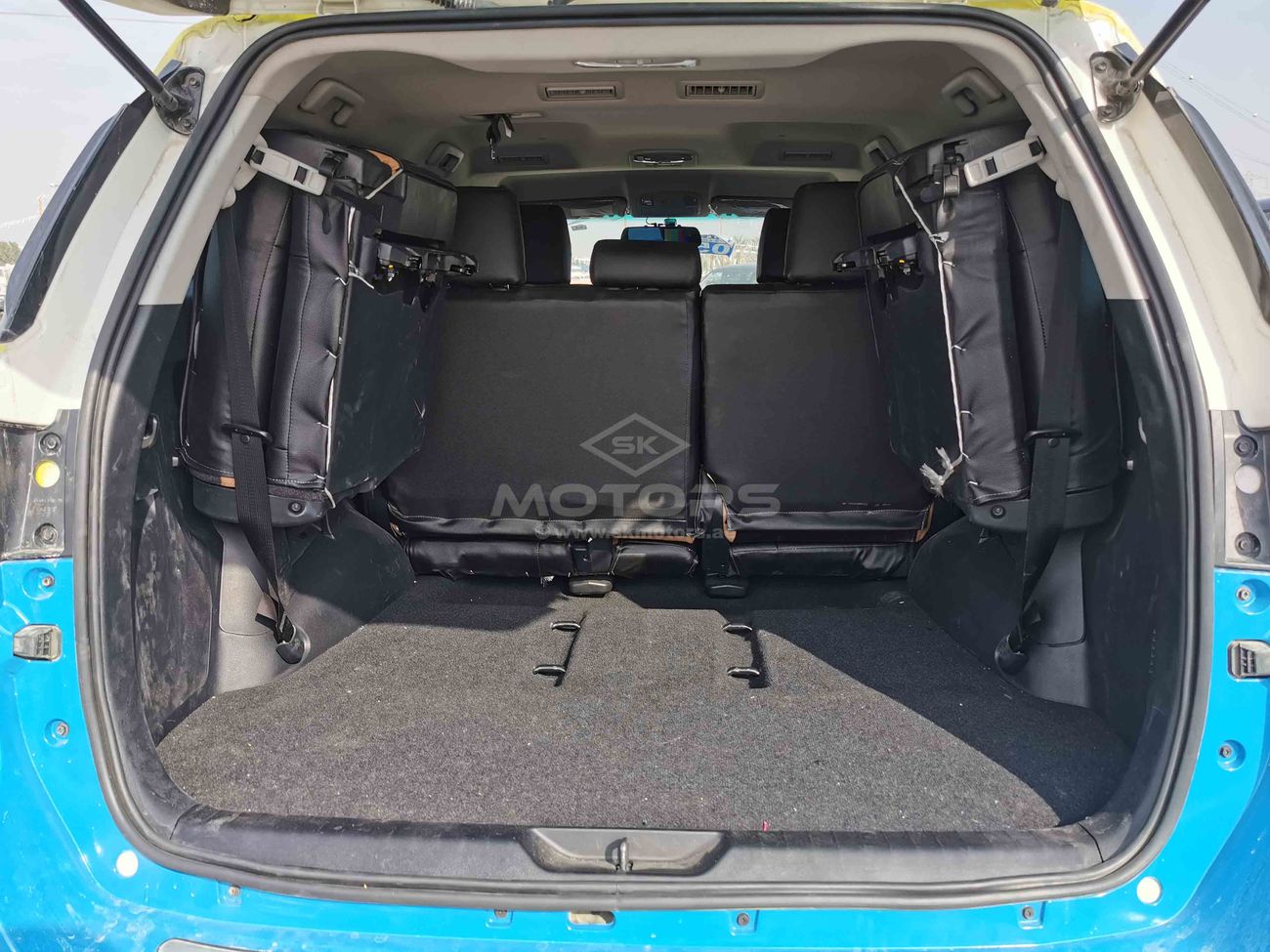 Toyota Fortuner 2.4L Diesel, Police Lights, Alarm, Leather Seats, (ONLY FOR UNITED NATION ORDERS)  (CODE # TFBO01)