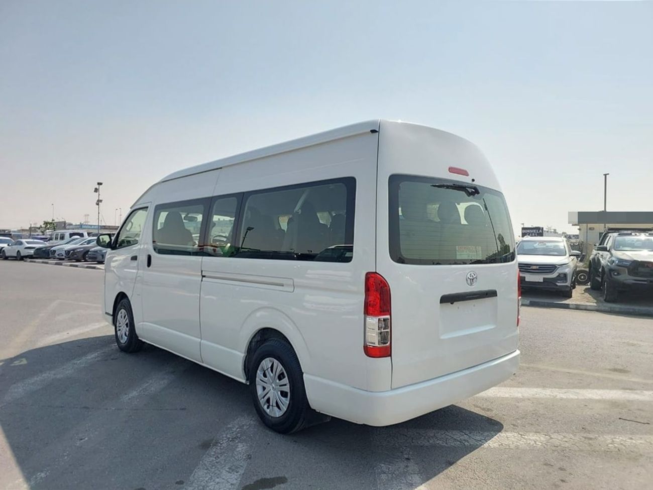 Toyota Hiace TOYOTA HIACE COMMUTER VAN RHD 2017 MODEL 3.0 L DIESEL AUTOMATIC(PM33188)