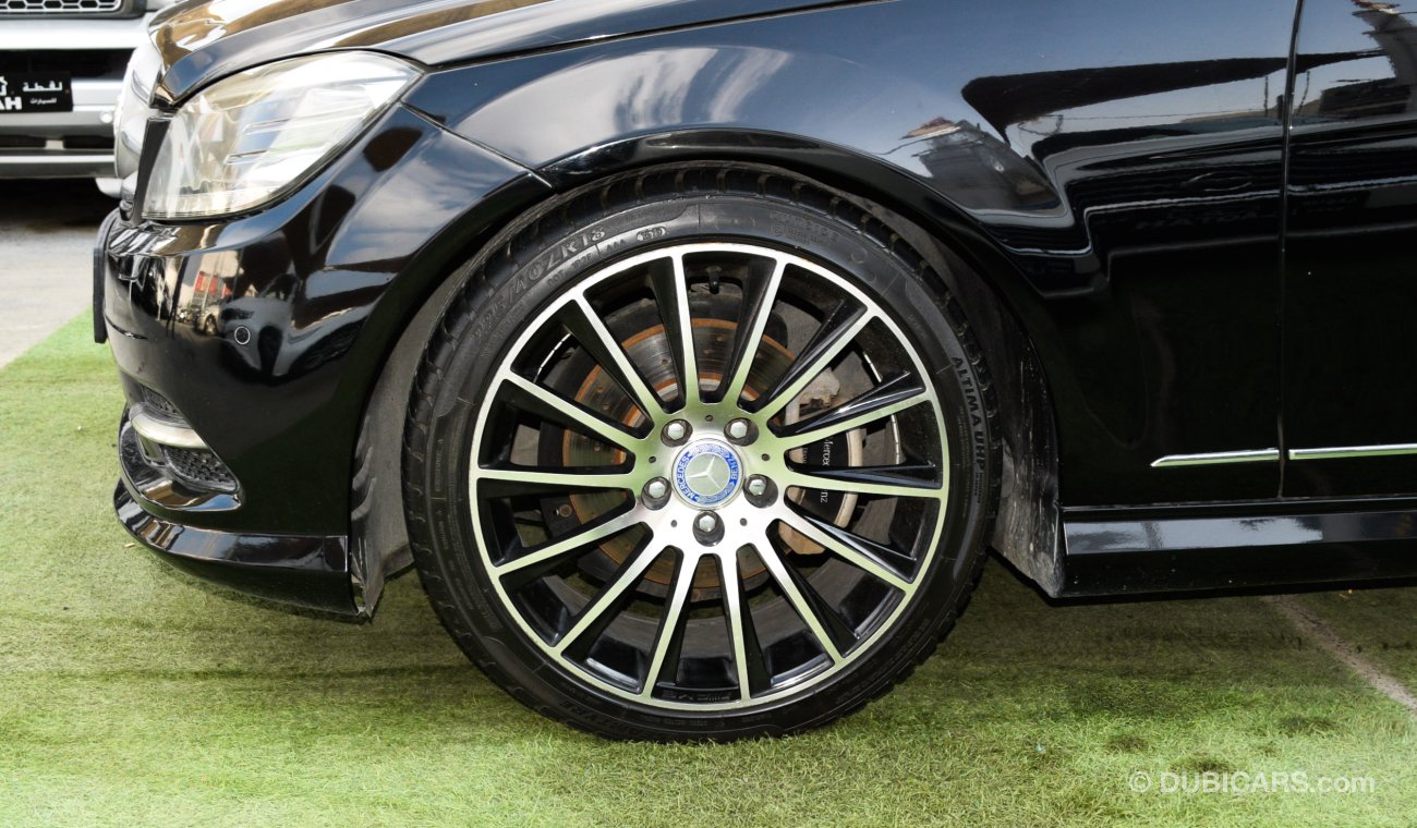 Mercedes-Benz C 300 Imported model 2011, black color, leather slot, sensor wheels, in excellent condition