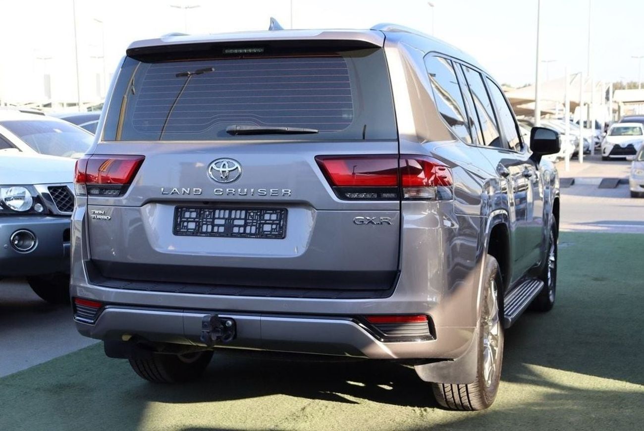 تويوتا لاند كروزر GXR4 3.5L Toyota Land Cruiser GX.R Twine Turbo/ 2022 / GCC / Full Service
