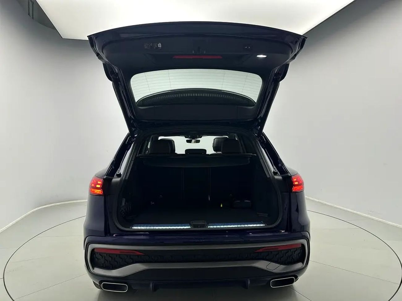 Audi Q5 SUV TFSI quattro 204hp S-Line (Ref# 72671)