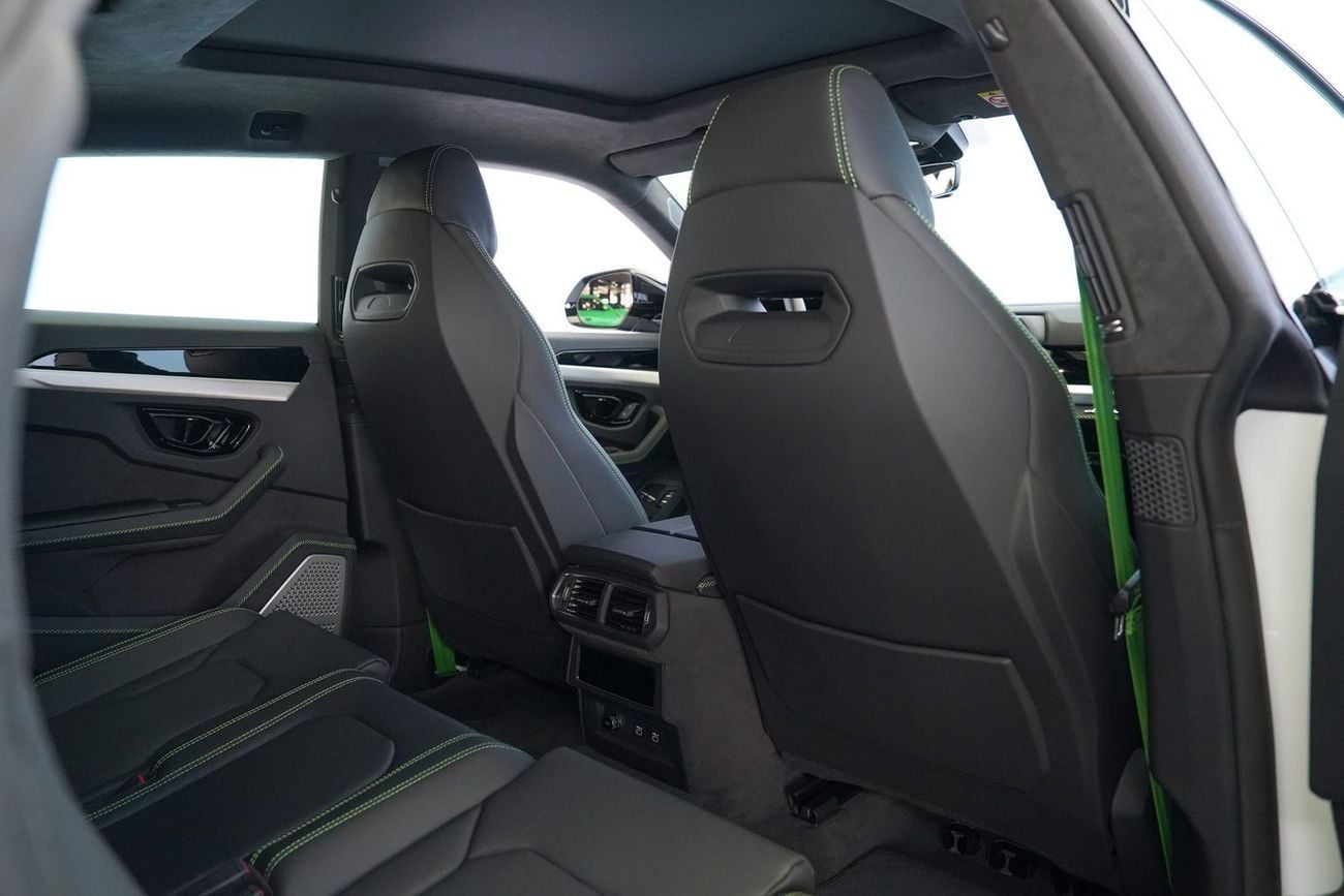 لامبورغيني اوروس STD SE 4.0T V8